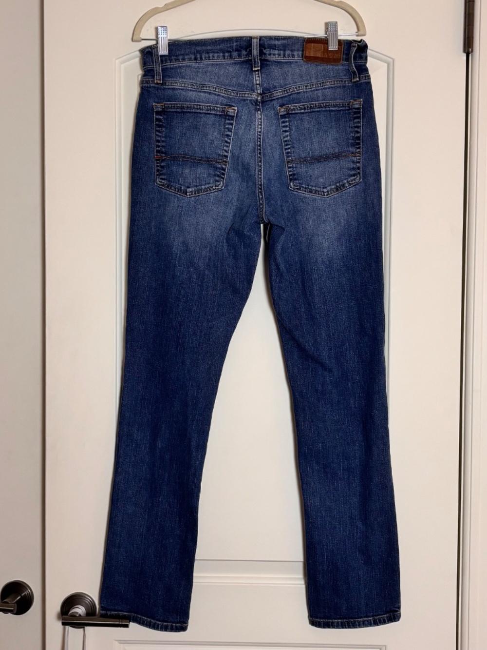 Tommy Hilfiger Straight Leg Jeans NWT Men's 31x32 Medium Wash - Picture 2 of 4